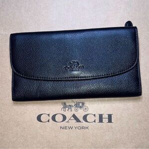 COACH VINTAGE Women's Trifold Wallet in Black Pebble Leather Gold Hardware